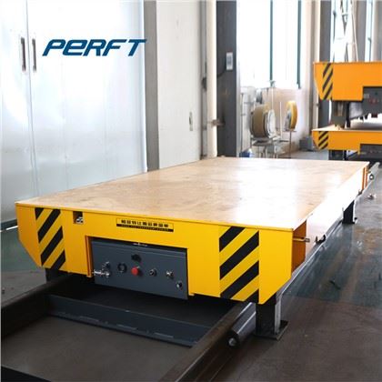 Xe chuyển tải đường sắt tải nặng để bàn giao các bộ phận kim loại